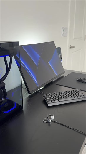 What’s the best setup color? 🤔 #techtok #gamingsetup #compsetup #setup #blue