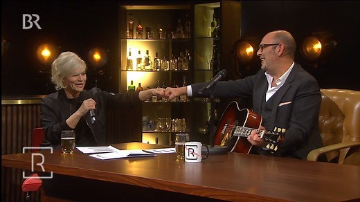 Wenn Plattdeutsch auf Bairisch trifft. ❤️ Ina Müller und Hannes Ringlstetter im Duett mit "DAT DU MIN LEEVSTE BÜST". Mehr Ringlstetter gibt's in der ARD Mediathek: ▶️ www.ringlstetter.de/mediathek #ringlstetter #inamüller #duett #datduminleevstebüst | Ringlstetter