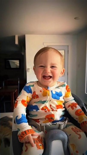 POV: Dad thinks he's funny 😂#funnybaby #dadfail #USA