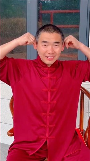 Desk Job Fatigue? Ear Pulls for Lower Body Energy!