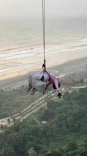 Rappeling di Gupit Sunset Park Jogja: Pengalaman Melayang Layang