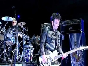 The Cure - Friday Im In Love (Bestival 2011)