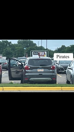 NE Minneapolis - Pirates stealing shoes from Famous Footwear at the Quarry shopping center on Friday. | Minneapolis Crime Watch & Information