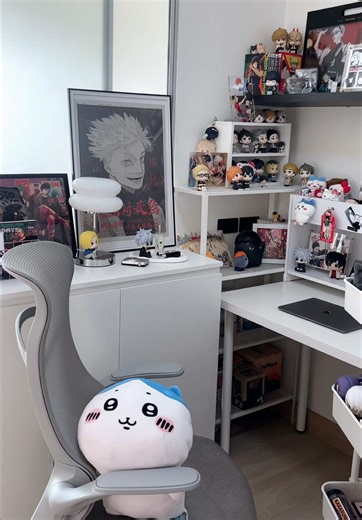 Stylish Room Update: Decor and Desk Setup Ideas