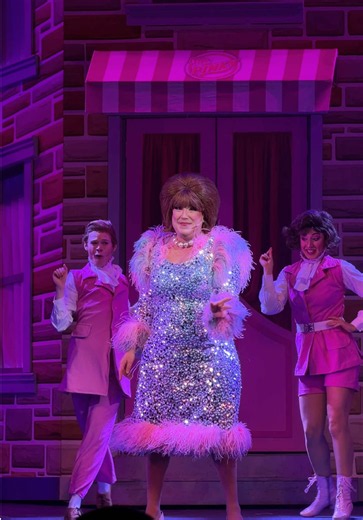 Welcome to the ’60s - Hairspray El Musical Argentina @OLGA @Broders En Vivo @hairsprayelmusical @Belén Bilbao #hairspray #hairspraymusical #olga #live #parati