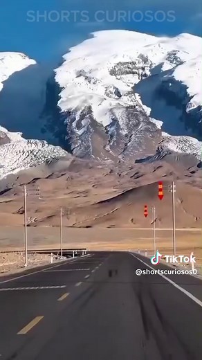 A plain from another world 👇🚨😮 | Windows On The World