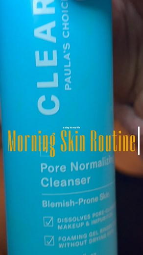 Giving my skin more love after I had a horrible case of stress induced acne 🙄 school was a bit rough last semester and I felt so ugly with my skin tripping out! This little routine here in the morning has got me back right ……… Cleanser , Toner & Clearing Treatment : @paulaschoice Clear Set Astringent: Witch Hazel Serum: @naturiumskin Vitamin C Complex Barrier Cream : @aveneusa Cicalfate Moisturizer: @curology Gel Cream Moisturizer SPF: @blackgirlsunscreen #oilytocomboskinchic #domoniquekaliah #