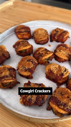 Allrecipes on Instagram: "We’ve seen these Cowgirl Crackers everywhere so y’all know we had to try them. 🤠🌶️ This simple combo of Ritz crackers, cheese, jalapeño, bacon, and a dusting of brown sugar is mind-blowing! 🤯 Make sure to double up this recipe—it’s gonna go fast! 😉 ✨ Inspo: @elizabethheiskellofficial 🧑‍🍳: @nicolemcmom #crackers #easyappetizers #easysnacks #jalapenos #spicysnacks"