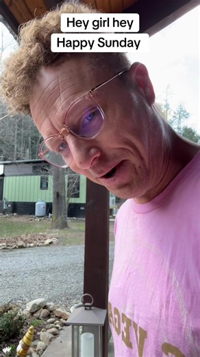 Spring is coming. I love to see these show up normally right before Easter. The colors are perfect for this time of year. Can’t wait to see everything else. Start to pop up in Bloom. Love you mean it. Happy Sunday we’ll get to hang out and whatnot tonight lol love ya mean it 🥰🧩❤️Fommy🧩❤️🥰 #fommy #hotmessfommy #fyp #life #sunday @Hotmessdaddy @Starlite Lodge @Walmart @StarliteNate @tlc