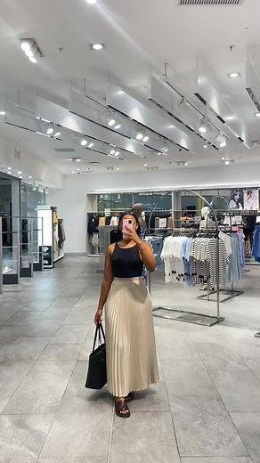 🤍. #tiktok #afterchurch #basicoutfit #mirrorselfie