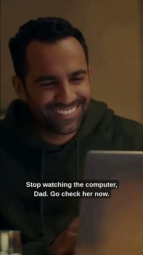 Dad, Stop Watching the Computer! — The Macaw’s Emergency Alert! 🦜 💻🌧️😂 #talkingparrot #shorts