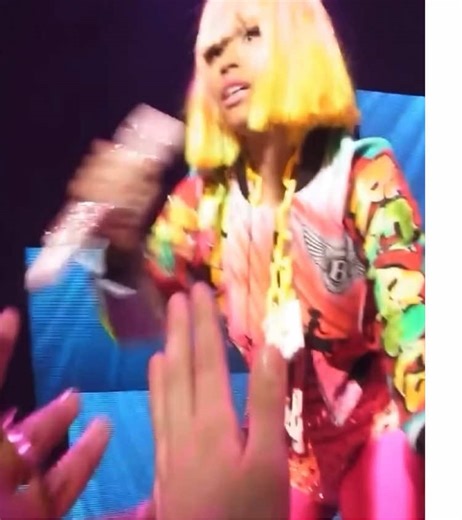 Nicki Minaj - Right By My Side - PINK FRIDAY TOUR May 23, 2012 #nickiminaj #fyp