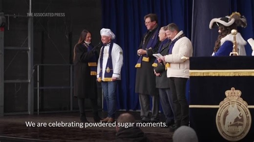 Giant stollen takes center stage at Dresden festival