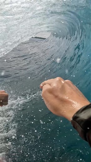 21K views · 145 reactions | Camera 1 vs. Camera 2: Which one wins??Surfer/GoPro : @tommymckeown Channel angle : @hatsumiajinomoto | Surfer | Facebook