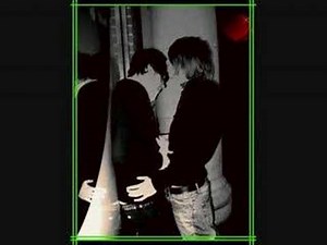 EMO BOYS KISSING EACHOTHER