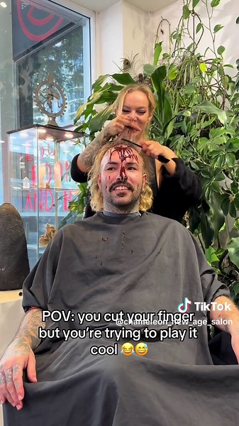 Funny Hairdresser Fails: Trying to Play it Cool 😂😅