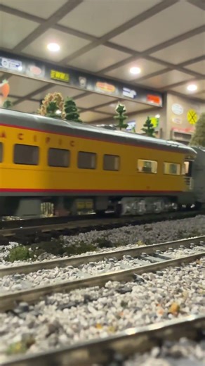 Dd40x centennial, with Broadway business cars and inspection cars! #denvertrains