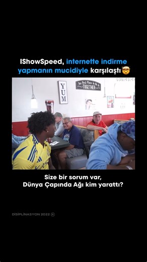 Disiplinasyon on Instagram: "İnternet dünyasında hepimiz Tim Berners-Lee’yi, yani World Wide Web’in mucidini biliyoruz. 1989’da geliştirdiği bu sistem, internete erişim şeklimizi tamamen değiştirdi. Ancak internette gezinmek tek başına yetmezdi; dosya paylaşımı ve indirme kültürü de hayatımızın bir parçası oldu. İşte burada karşımıza daha az bilinen ama ilginç bir iddia çıkıyor: “Ben indirmeyi icat ettim.” 💻 IShowSpeed’in karşılaştığı bu kişi, Peter Glennon, indirme kavramını geliştirdiğ