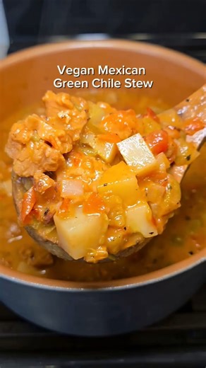 With this Vegan Hatch Green Chile Stew recipe you'll never miss meat 😉 🌱 #veganrecipe