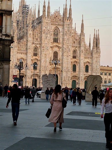 Exploring Piazza Duomo in Milan, Italy