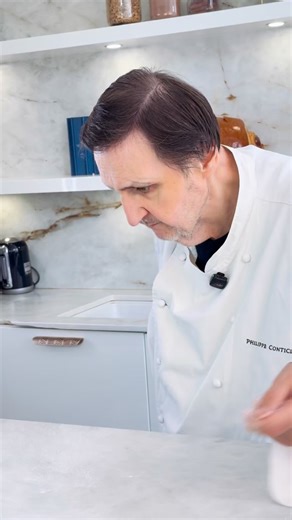 281K views · 7.1K reactions |  OUVERTURE OFFICIELLE DES PRÉCOMMANDES  La Galette des Rois et la Galette des Reines signées Philippe Conticini sont désormais réservables dès maintenant sur notre site ❤️ ✨ Deux formats disponibles : • Format individuel : pour 2 personnes • Grand format : pour 6 à 8 personnes Une galette d’exception, pensée pour tous les moments ! | Philippe Conticini | Facebook