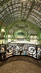 📸 Un rendez-vous culturel à ne pas manquer cet automne à Paris. Paris Photo revient du 13 au 16 novembre au Grand Palais, avec plus de 200 galeries du monde entier. Une immersion dans l’art photographique, entre grands maîtres et jeunes talents. 📍 Grand Palais 👉 Suivez @melotick.culture pour plus de découvertes culturelles à Paris. 📷 A must-see cultural moment this autumn in Paris. Paris Photo returns Nov 13–16 at the Grand Palais Éphémère, with over 200 galleries from all around the world. 