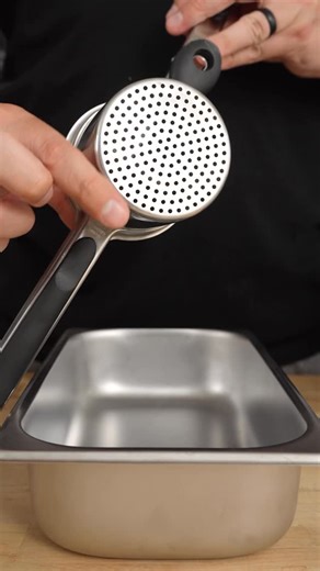 Roice Bethel on Instagram: "5 Tips for the best mashed potatoes of all time! 1. Boil whole peeled potatoes starting in cold water to help them cook evenly. 2. Potatoes absorb water, be sure to season the cooking liquid so it also absorbs flavor. 3. Use a ricer or food mill to avoid over-mixing(gummy) your potatoes. 4. Steep aromatics in your fats to add an additional layer of flavor. 5. Send this to whoever is in charge of making the mashed potatoes! #foodie #foodiesofinstagram #foodhacks #mashe