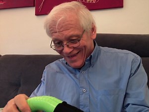 10K views · 166 reactions | Was zu oft vergessen wird, neben euren KÖRPER ist SPORT auch wichtig für die Psyche. Nutze BEWEGUNG als Ventil um Frust, Enttäuschung oder Langeweile abzulassen. smovey unterstützt dich dabei und zaubert dir ganz sicher ein Lächeln ins Gesicht.  smovey DAS ORIGINAL!  Erhältlich unter smovey.com/shop/smovey ODER bei DEINEM Trainer in deiner Nähe! https://smovey.com/trainerfinder/ | smovey | Facebook