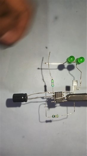 Ne555 ic to blinking led circuit#project#diy#shorts#viral video