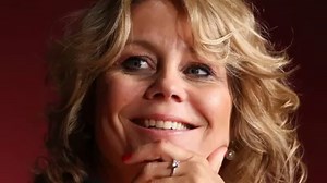 Stort tillykke til den smukke Anne Louise Hassing, der i dag fylder 49 år. Vi kender hende også som 'Ida Nørregaard' fra Krøniken og 'Therese Madsen' fra Badehotellet ❤󾌧 Hip-hip hurra 󾔗󾔖 | B.T.