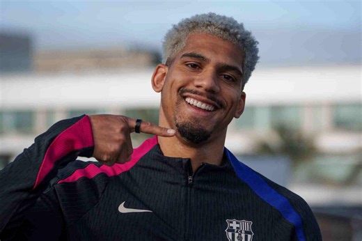 Ronald Araujo, un regreso celebrado: vuelve medio año después