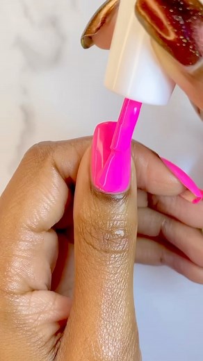 🌴☀️ Hello, Zoya fans. Today, the fabulous @suziemoon636 is swatching her way through our Beachy Brights Collection. 💅 Each shade is like a splash of summer, from sunset pinks to ocean blues. 🌅🌊 Finding it hard to choose a favorite? 🤔 We totally understand, each shade is a summer delight! Share your top pick in the comments – let’s see which hue is the fan favorite! 👀 And remember, who says you can’t sport a different color every day of the week? 😉 Colors Show: #ZoyaYohana #ZoyaSoraya #Zoy