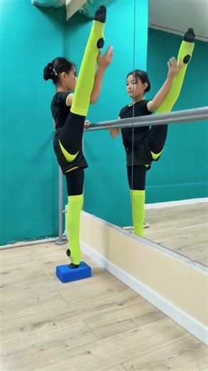 High Leg Control | Young Ballerina Training at the Barre 🩰