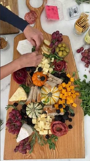 Gather & Graze | A Fresh Roots Living E-Book: Simple Charcuterie Boards, Extraordinary Gatherings