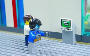 乐高大电影“病毒攻击1”