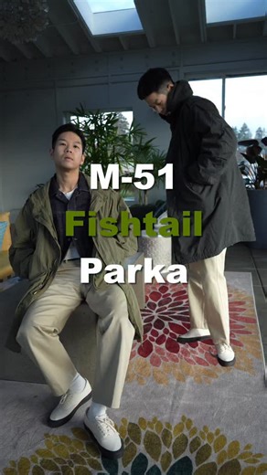 JK.P on Instagram: "How to style M-51 Fishtail Parka 🪖 Two M-51 fishtail parkas with two different denim jackets😎 I matched these with a pair of officer chino pants & a pair of deck shoes😌 I love how a same jacket can feel so different baed on the colors🎨 M-51 피쉬테일 파카 코디 낋여왔어요 🪖 색만 다르고 (올리브 & 블랙) 디자인은 같은 파카를 두가지의 데님 자켓과 매치한 코디들을 준비해왔습니다🤩 팬츠는 오피서 치노팬츠, 그리고 신발로는 댁슈즈를 신어준 아메카지 코디✨ 색 하나만 바뀔뿐인데 정말 다른 느낌의 두 코디가 나왔네요✨ #아메카지 #아메카지룩 #야상코디 #개파카 #밀리터리룩 #남자겨울코디 #겨울코디 #amekaji #m51parka #pinterestoutfi