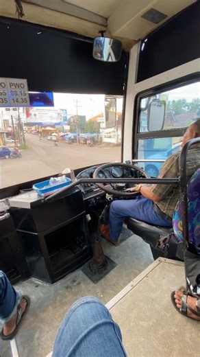 Activating the handbrake on a Mercedes-Benz intercooler 🤗 #mercycooler #gunungmulia