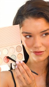 Shimmer and shine this holiday with this season’s trending colors! ✨ Our NEW holiday-exclusive Radiance Eyeshadow Palette includes eight opulent shades of gold, amber, cream, and green designed to illuminate your eyes with breathtaking radiance. 😍 | Arbonne