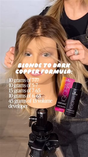 CARLY ZANONI • Color & Placement Expert For Hairstylists on Instagram: "📌 The one thing I ALWAYS do when I’m going from blonde to darker is apply on damp hair!! We underestimate the blending power that water has. It’s a natural porosity equalizer so it really helps the color to go on more evenly. 🎨 In case anyone isn’t familiar with @schwarzkopfusa Vibrance and the numbering system, here’s what each formula is: 🫶🏼 7-77: level 7 copper/copper 🫶🏼 5-7