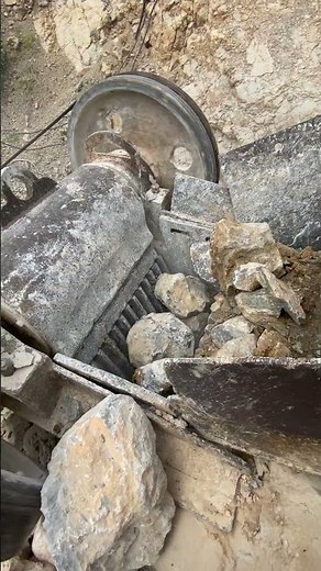 IRON GIANT UNLEASHED! ⚒️showcases the world of heavy machinery & Massive Rock #s
