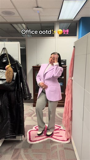 Sparkly Office Outfit Ideas for Stylish Looks