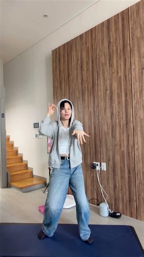 Why won’t my hood stay up😂 #dayoung #whatsagirltodo