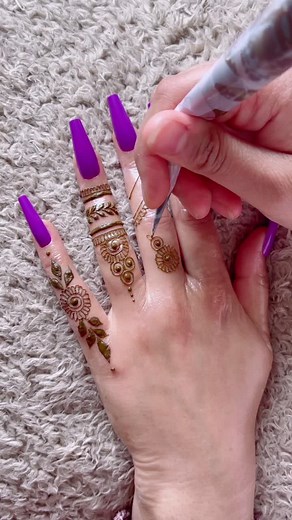 #henna#mehndi#fyp#foryoupage#viral #trend#satisfyingvideos#xyzbca#practice #asmr#modpodge#glue#assia_mehndi #learnontiktok #hennatiktok #mehnditiktok