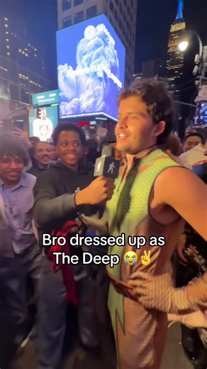 If this video gets 50K likes, I’ll destroy @H00PIFY costume 😁 #knicks #fans #thedeep #newyork #nba