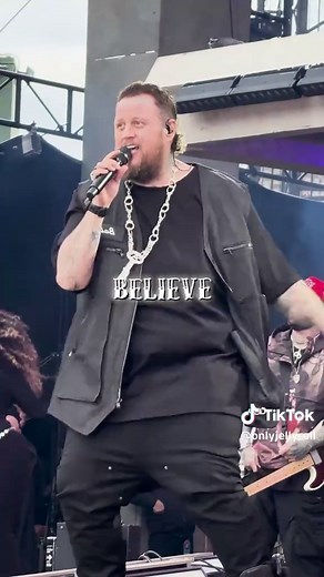 Jelly Roll Live Concert Experience: A Memorable Tour