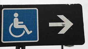 Handicap Sign Blue Logo White Arrow: วิดีโอสต็อก (ปลอดค่าลิขสิทธิ์ 100%) 1106534099 | Shutterstock