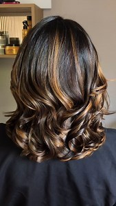 228K views · 42K reactions | De 0 a 10, qual sua nota??  . . . . . - [ ] #loiro #loirodourado #louro #lourodourado #loirosperfeitos #loirobh #lourobh #loiroacinzentado #salaobh #salaodebeleza #salãodebeleza #morenoiluminado #morenailuminada #cabelocurto #cabeloslongos #cortesdecabelo #cortefeminino #cortefemininobh #cabelosbh #cabelosdivos #cabelossaudaveis | Victor Carvalho Hair | Facebook