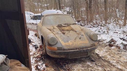 1969 Porsche 912 "Trans Am" Spent 30 Years Axle-Deep in Ohio Barn, Surprises Everyone