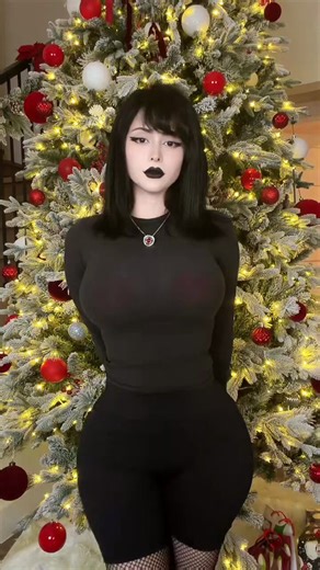 pov: goth milf taps into her old aura when her son brings home a girl
