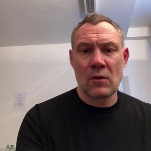 DG Tour Diary 32 - Pre-show Berlin (w.piano) | David Gray